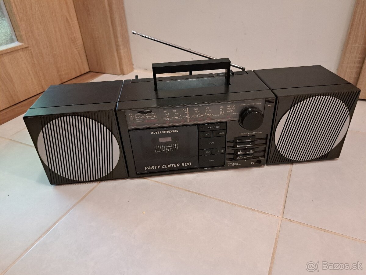 Rádiomagnetofón GRUNDIG