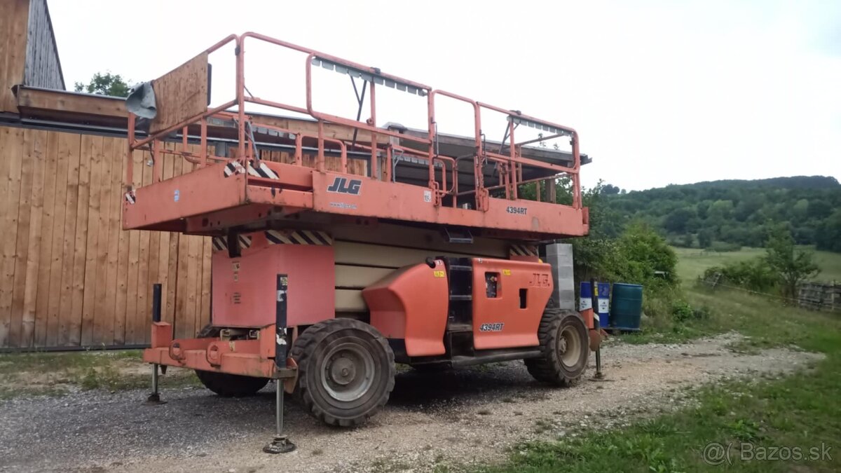 Dieselová nožnicová plošina JLG 4394RT 15m