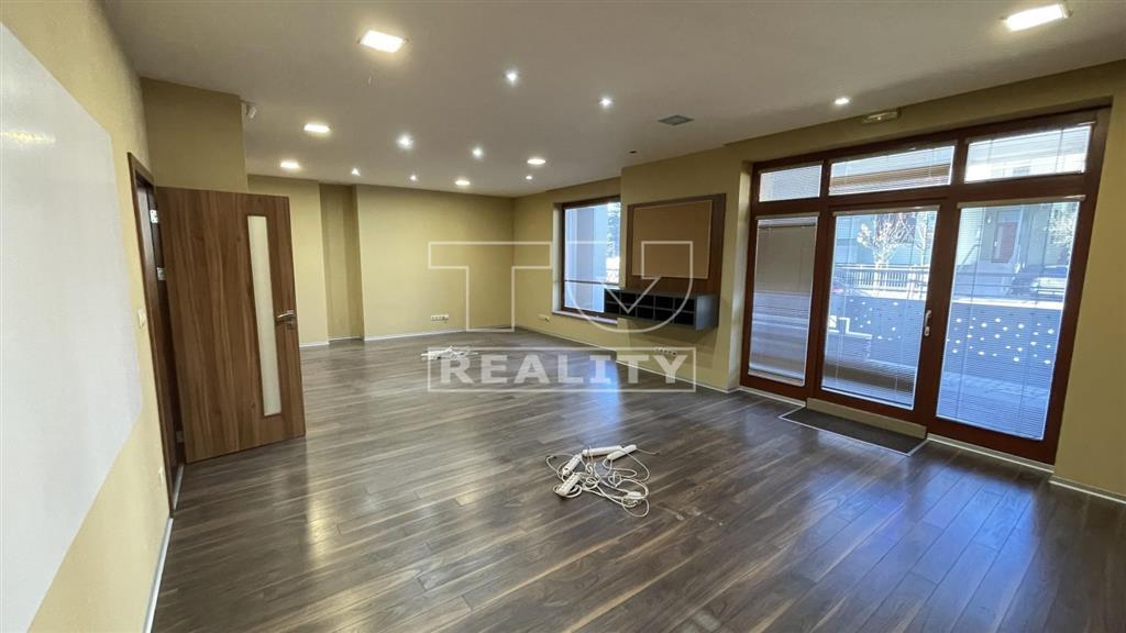 Polyfunkčný objekt na prenájom