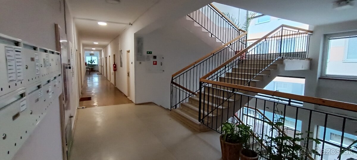 Prenájom, kancelárske priestory, Galanta, 17m2