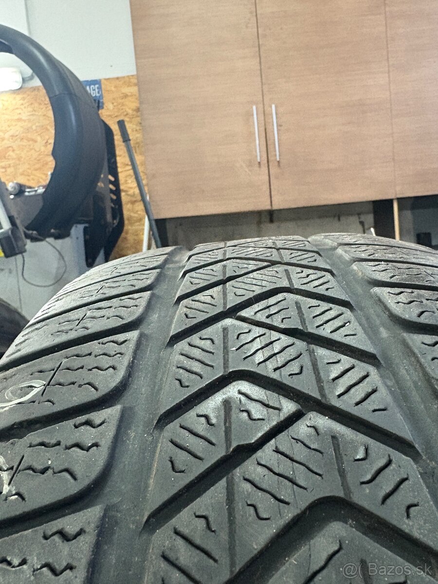 245/45 R 19 Pirelli zimné