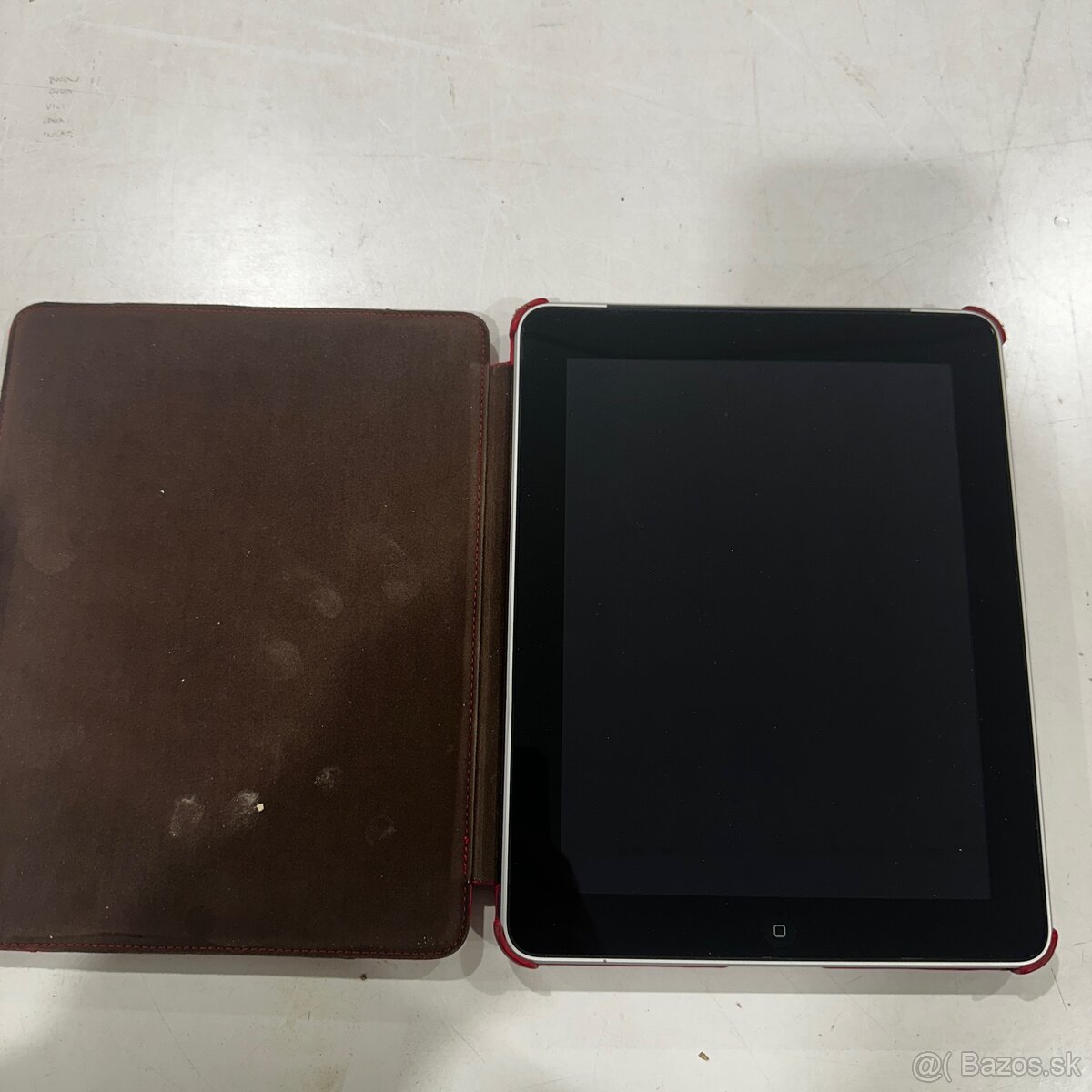 iPad 1 – prvá generácia, funkčný, s puzdrom