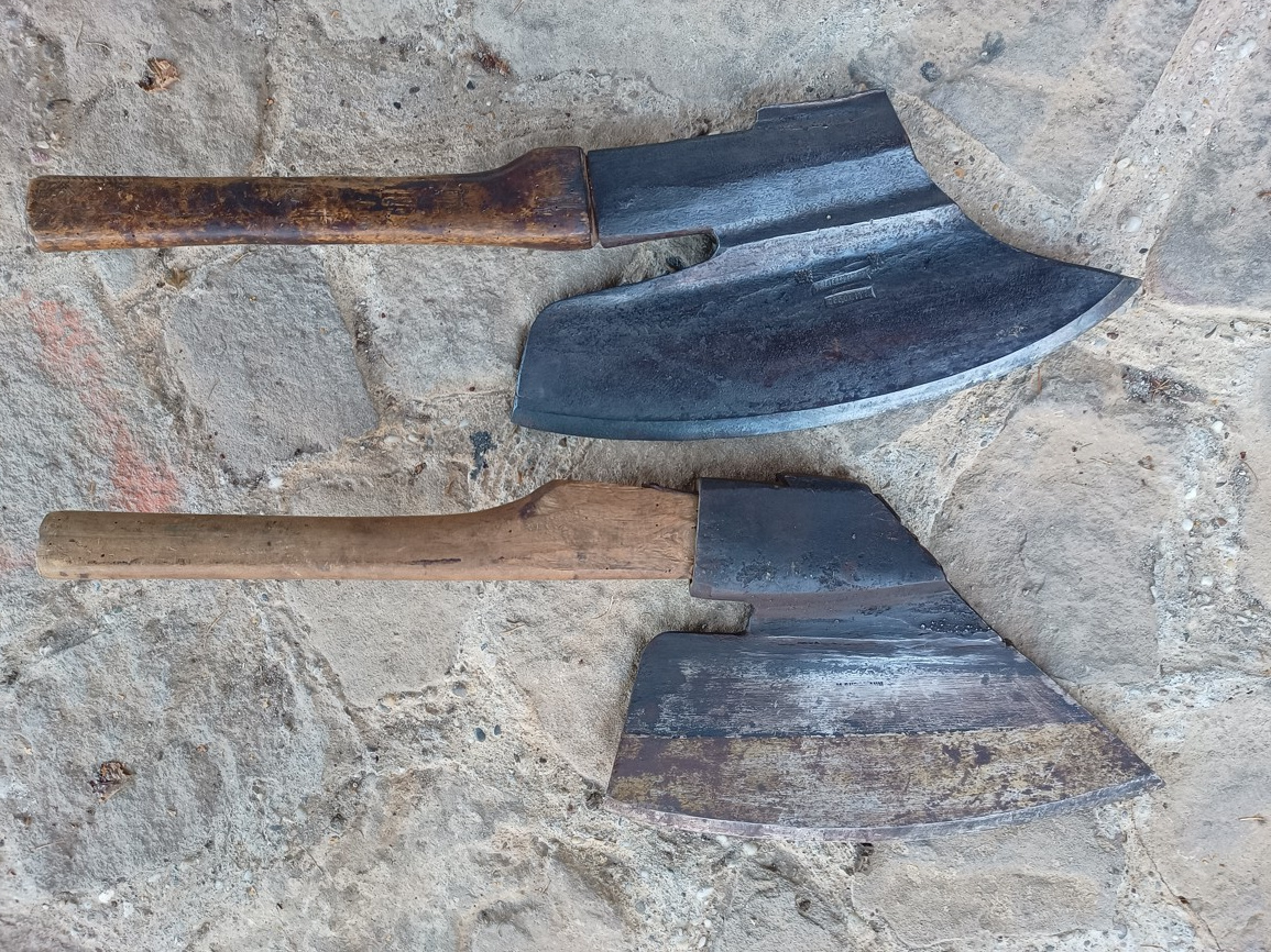 sekera,sekery,hoblík,nebožiec,staré náradie, topor  uu