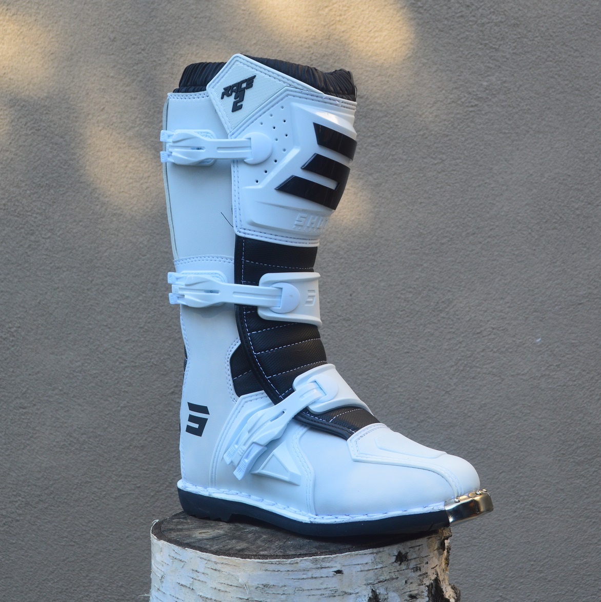 Kvalitné čižmy SHOT biele