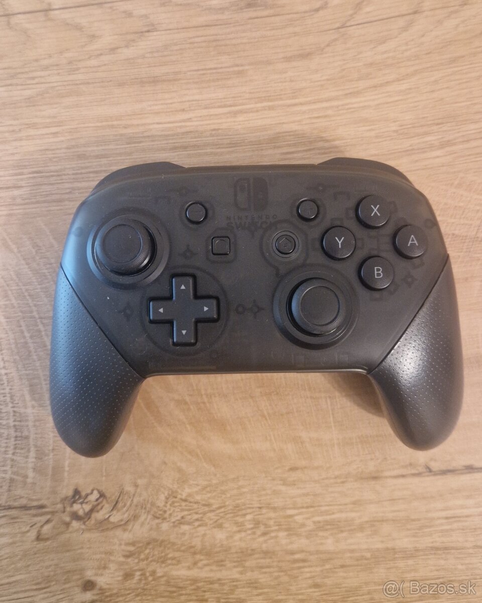 Nintendo Switch Pro Controller