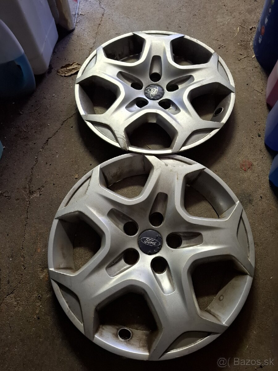 Puklice Ford + plechové disky r16