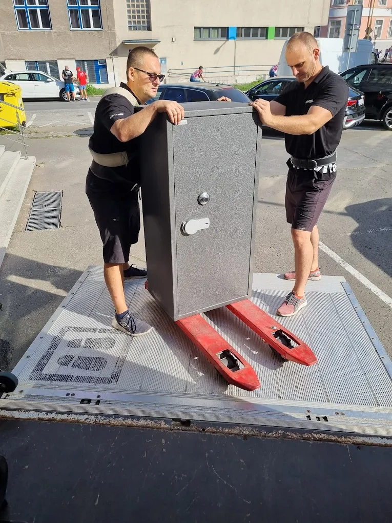 Sťahovanie ťažkých bremien s profi vybavením , Piáno, Trezor