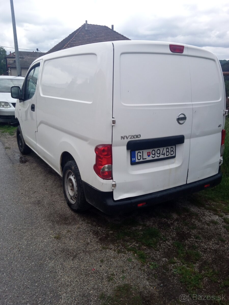 Rozpredám Nissan nv200