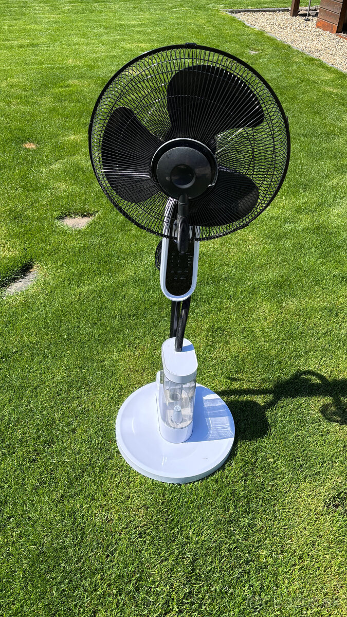 Ventilátor s rozprašovačom hmly