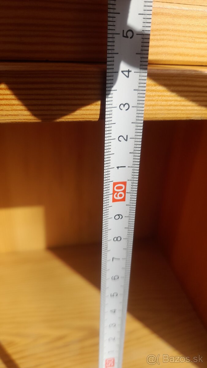 Starožitná posteĺ, drevené skrinky