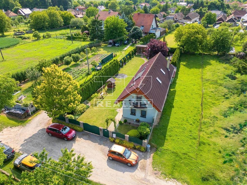 Na predaj útulný rodinný dom Klátova Nová Ves časť...