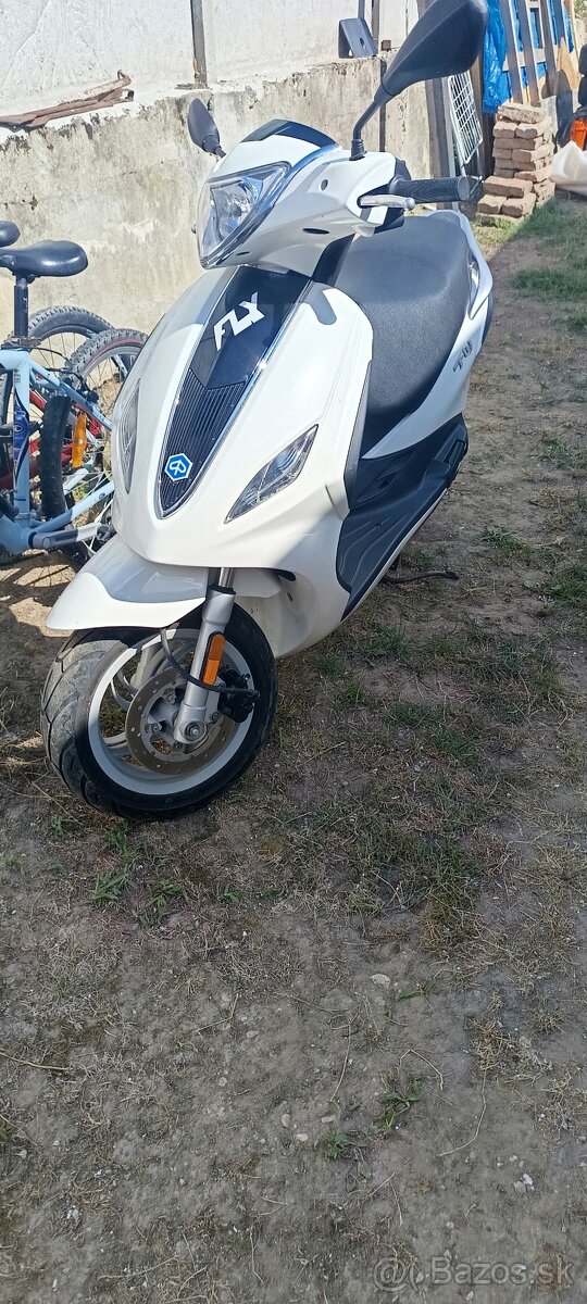 Piaggio Fly