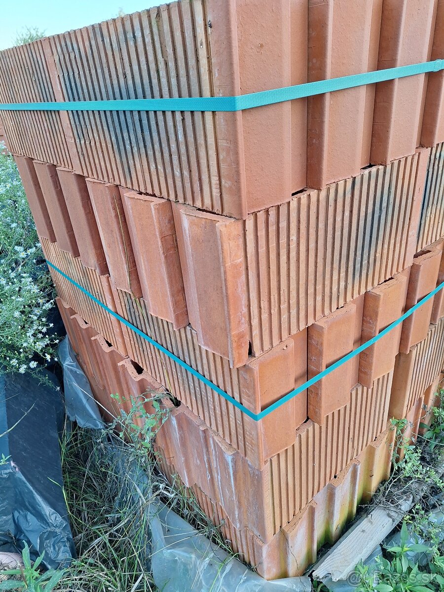 Tehly, Stropné vložky a minerálna izolácia