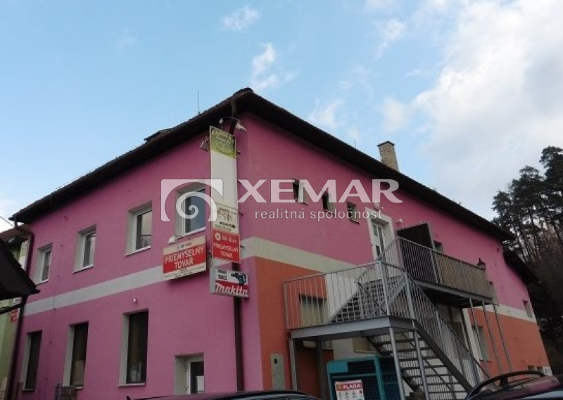 Na predaj polyfunkčná budova v centre Hriňovej