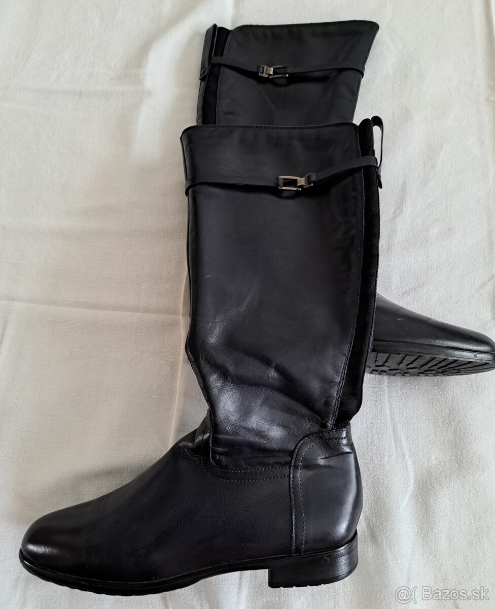 Tmavomodré kožené čižmy Baťa č. 42