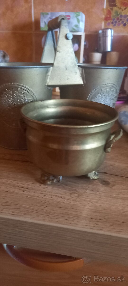 Kvetináč kuk hodiny.