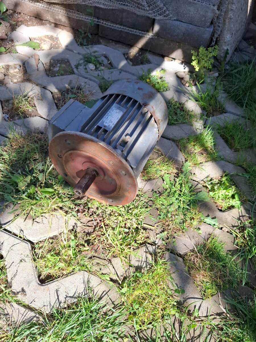 Predám elektromotor 1,1kW