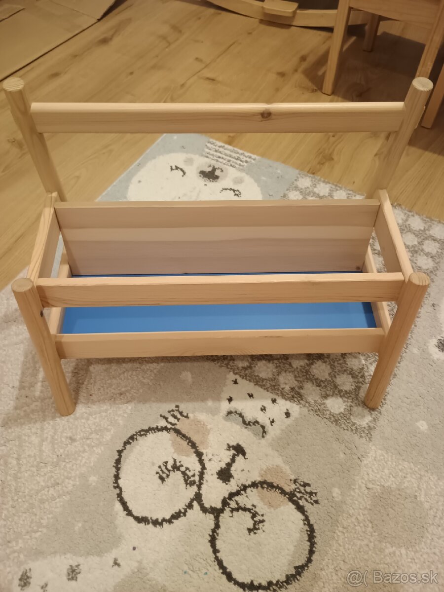 Flisat detsky stojan na knihy