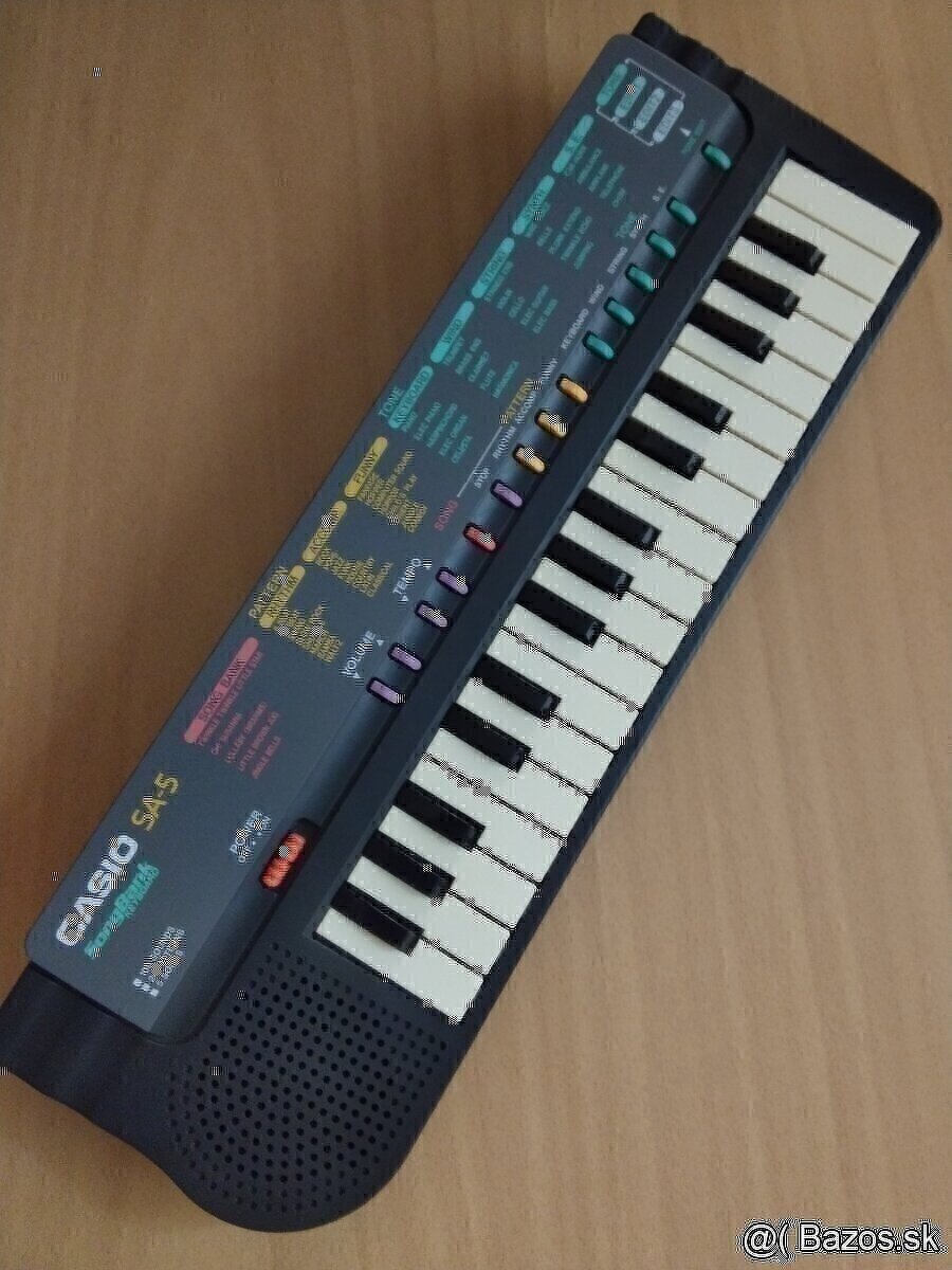 Retro Casio SA-5 elektronický mini keyboard z 1991