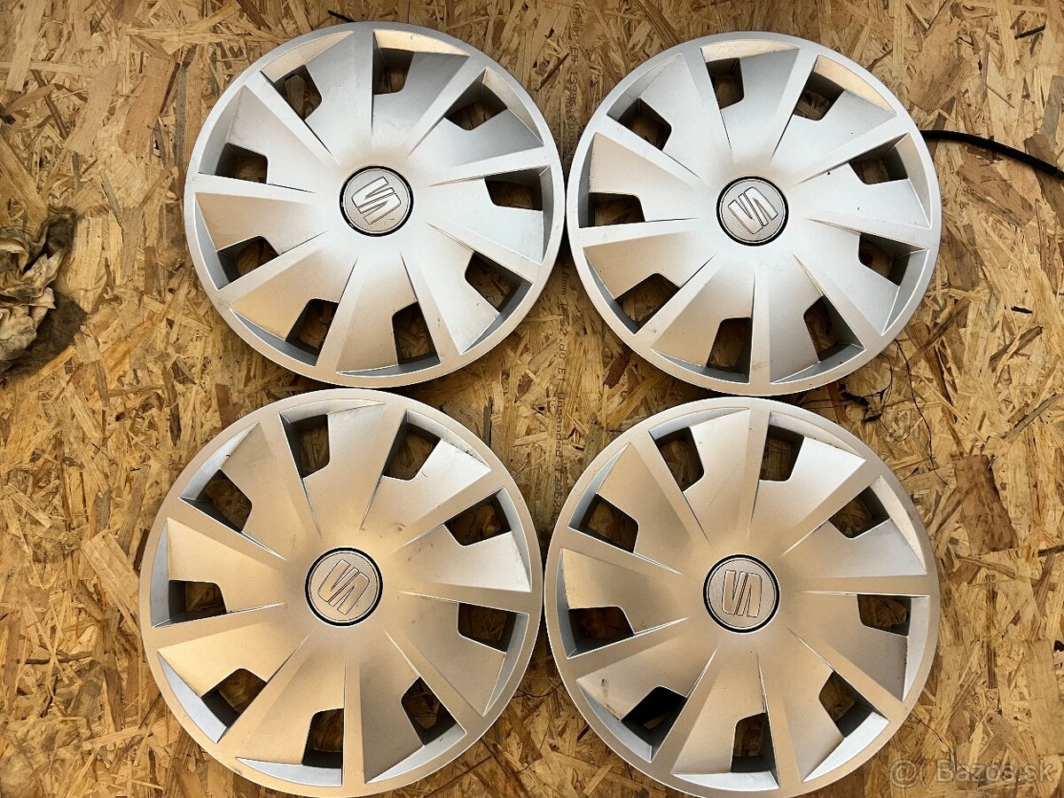 ORIGINÁL SEAT Puklice R15