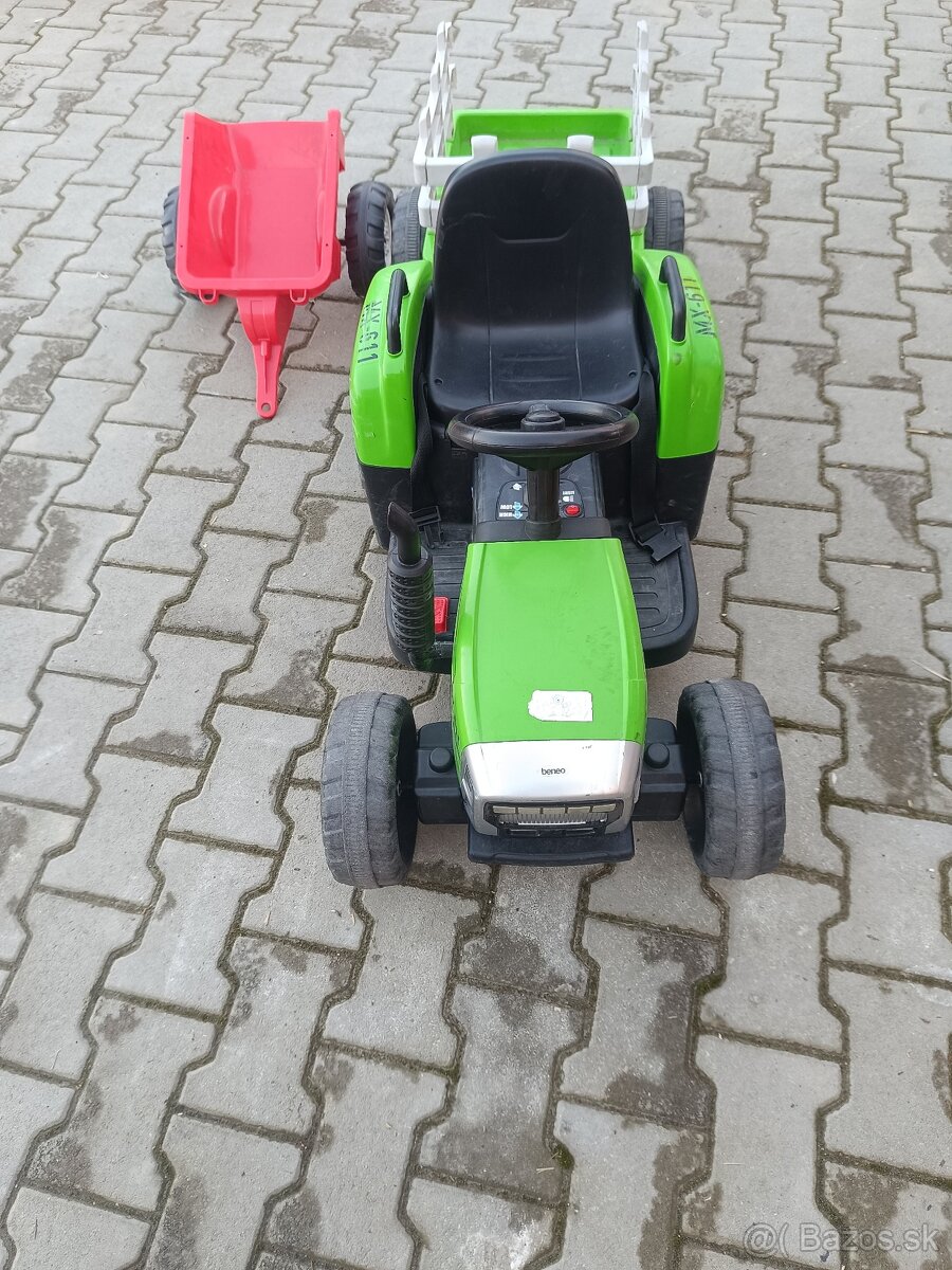 Predam elektricky traktor s vleckou