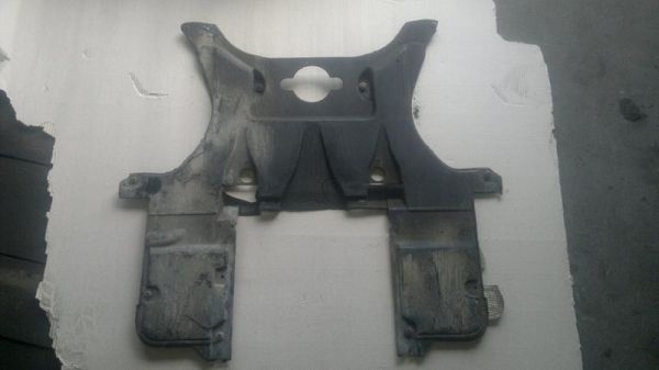 rozpredaj 730i e38 plast pod motor aprevodovku