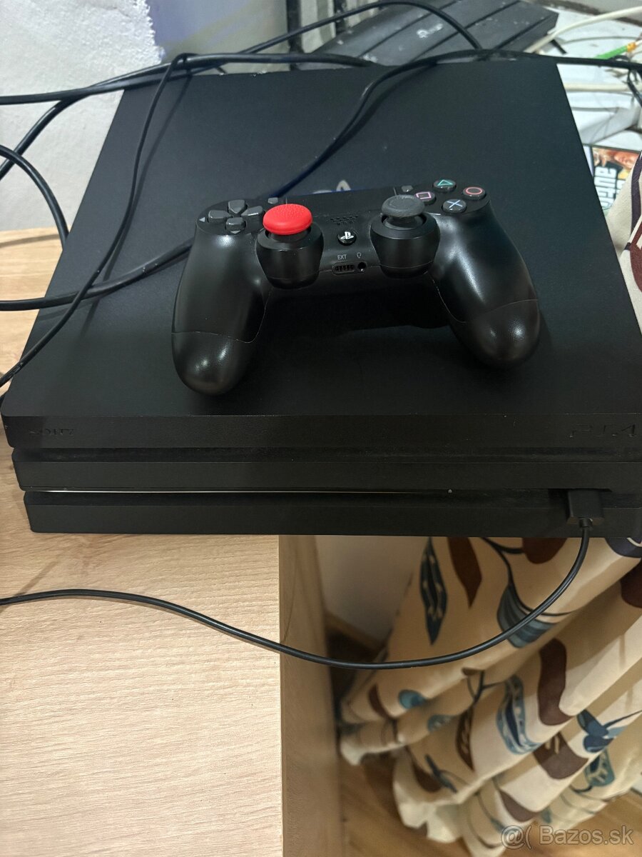 Predám ps4 pro1tb