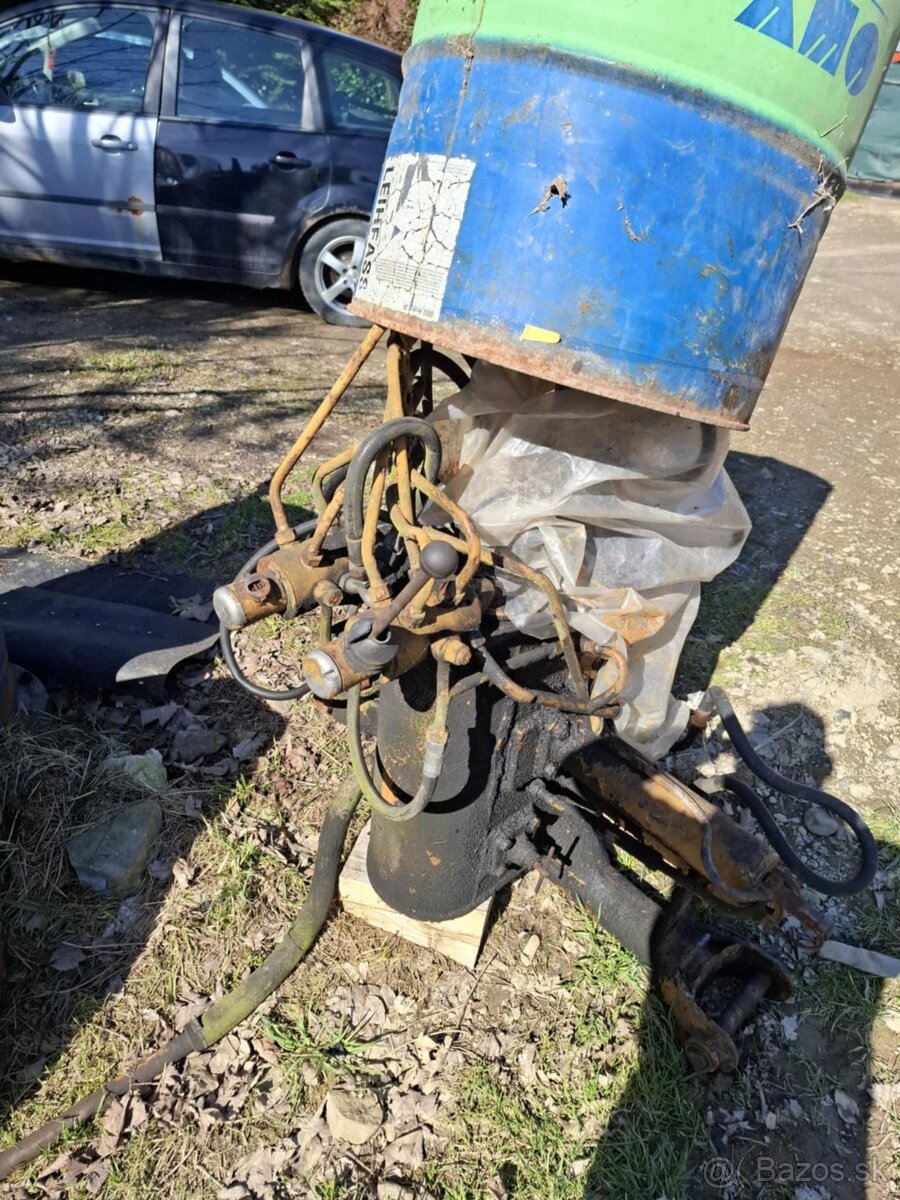Nakladač unhz 500 ruka rameno
