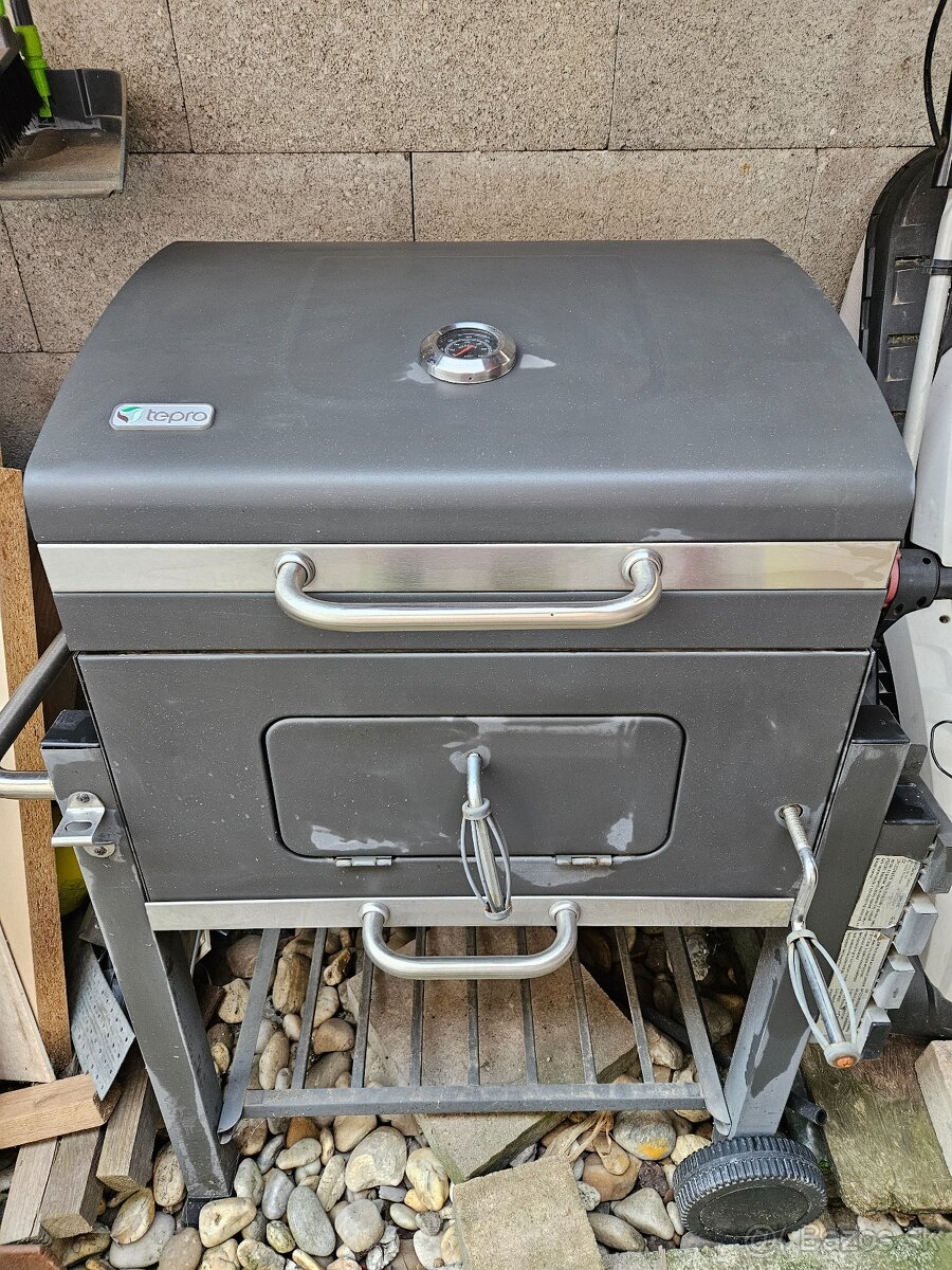Predam zahradny gril TEPRO