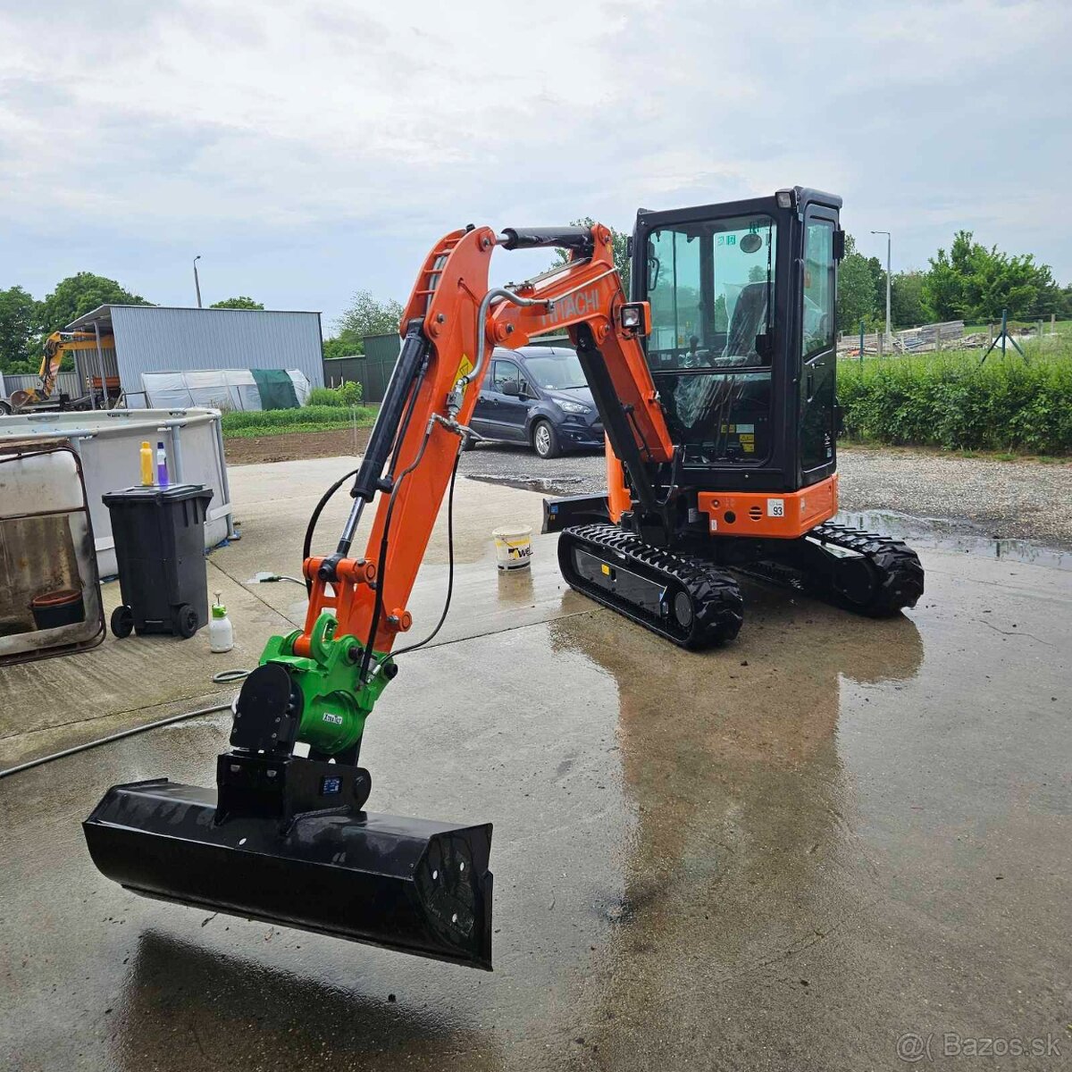 Minibager Hitachi ZX 26U
