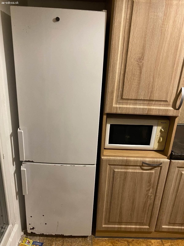 Predám chladničku Beko RCSA 270 M21W.