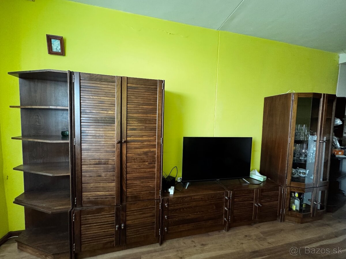 Predám drevenú obývaciu stenu