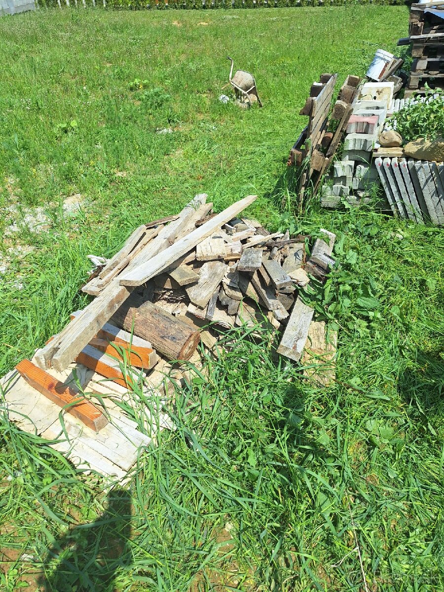 Rezivo a palety za odvoz