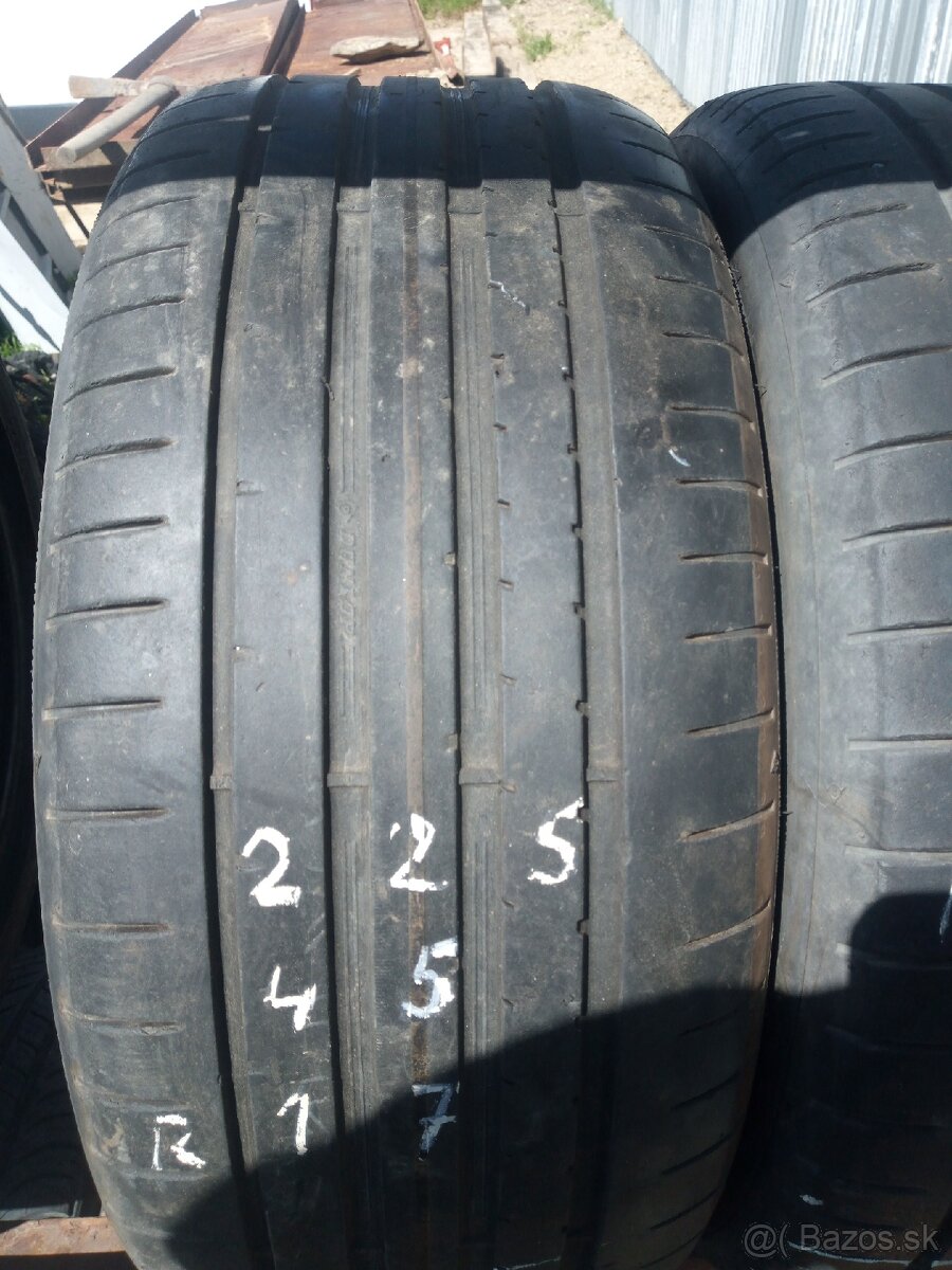 225/45R17