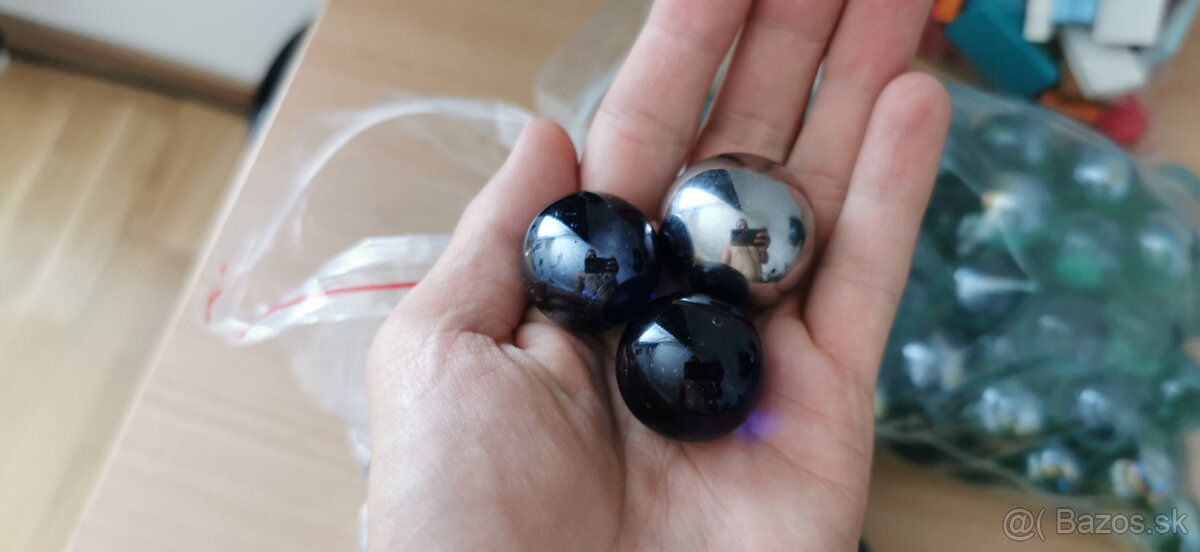 Domino + guličky sklenené a železné