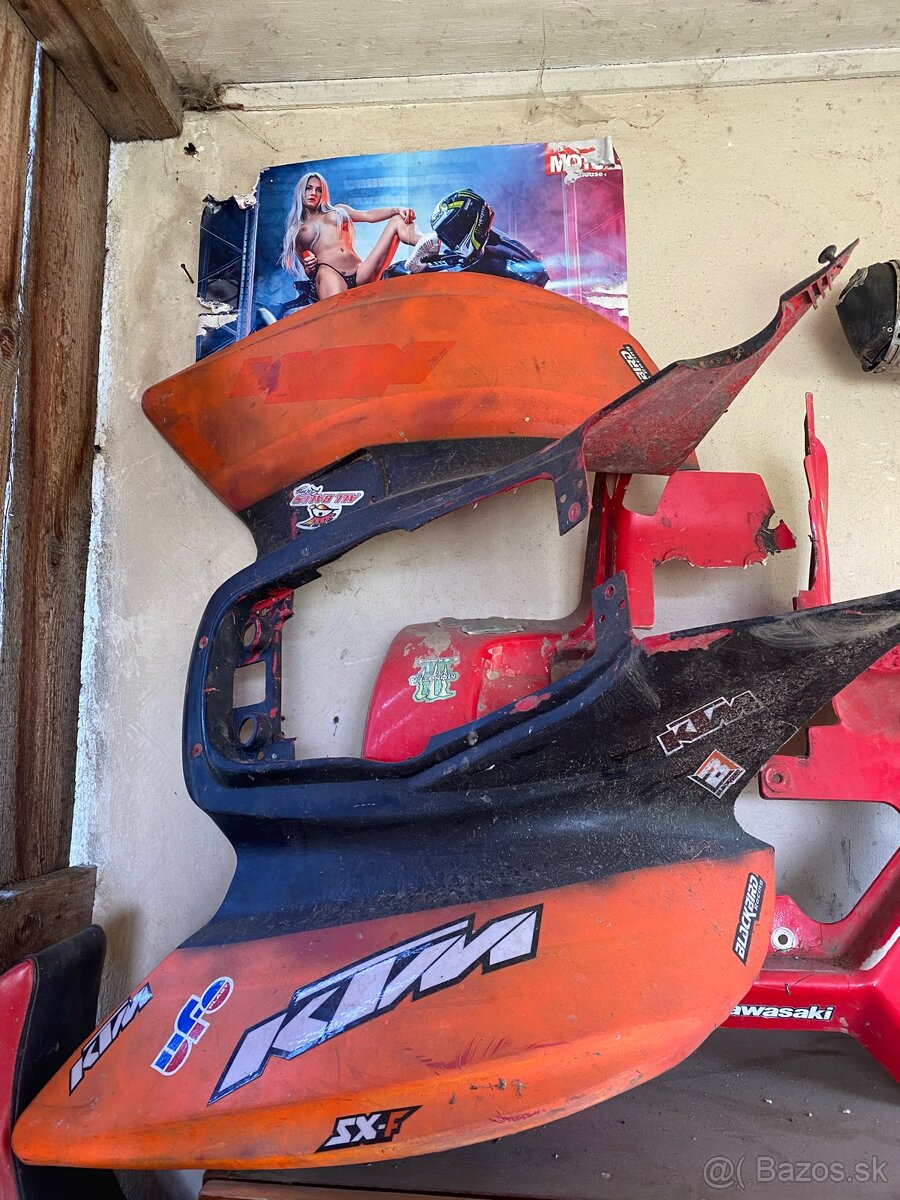 plasty na činsku atv