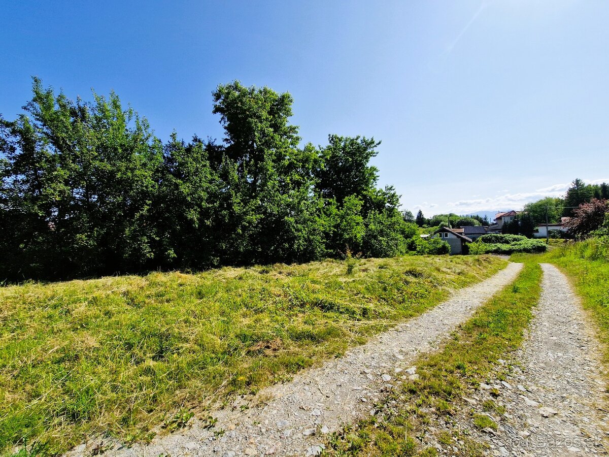 Pozemok na výstavbu rodinných domov | 1 443 m2 | Bytčica