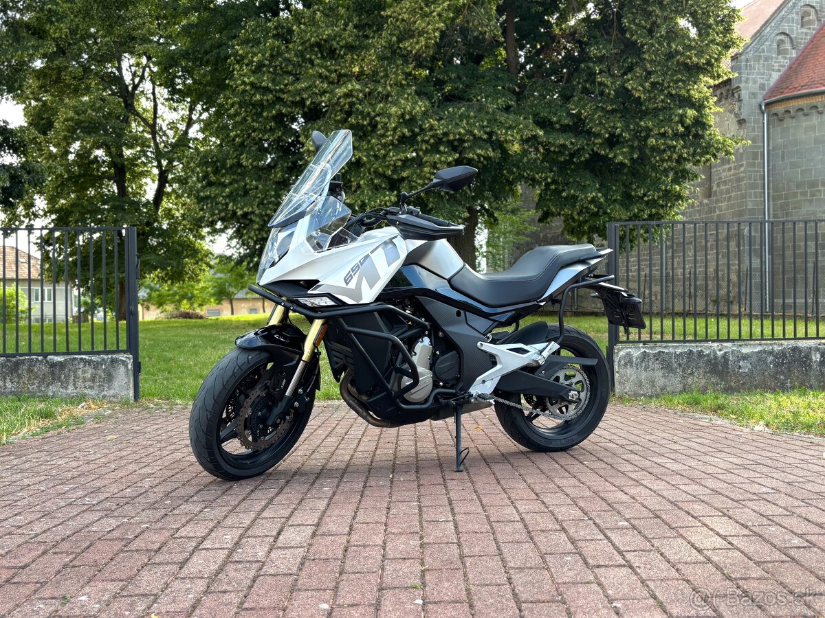 CF Moto MT650 , 2022