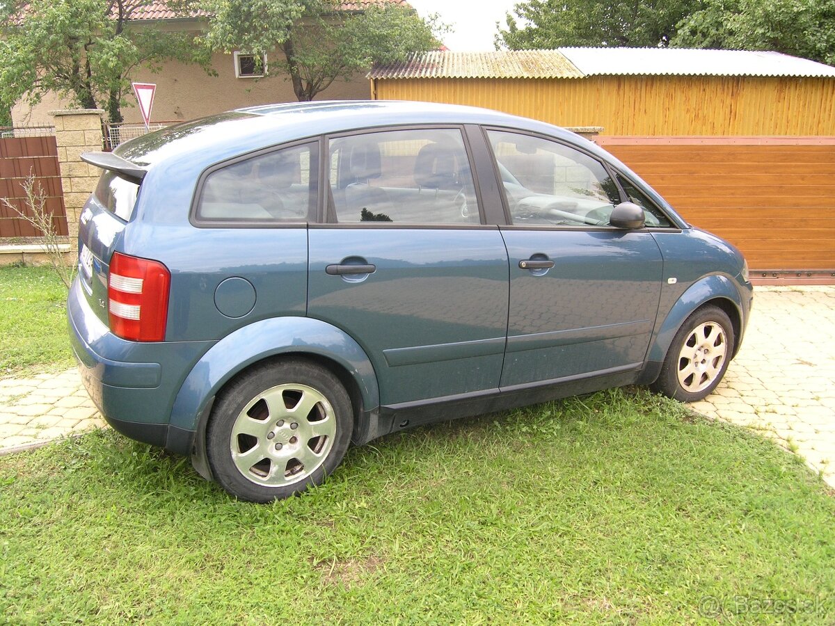 Audi A2 1.4 55 kW benzín - modrá metalíza