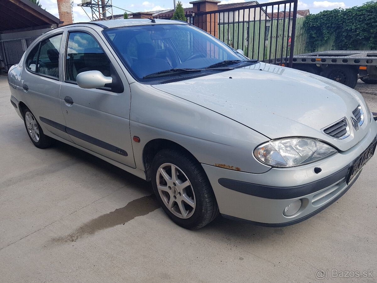 RENAULT MEGANE 1,4B 70KW RV.2000