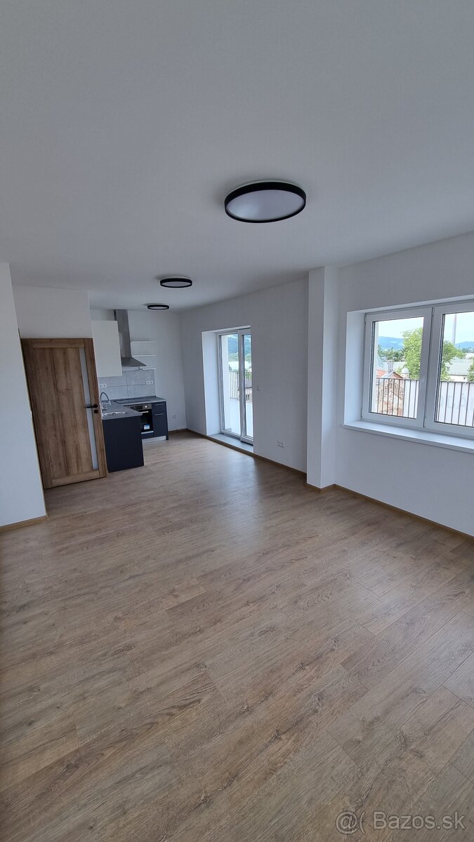 Prenájom 2-izbového bytu (2+kk), Bytča – centrum, BD Popper