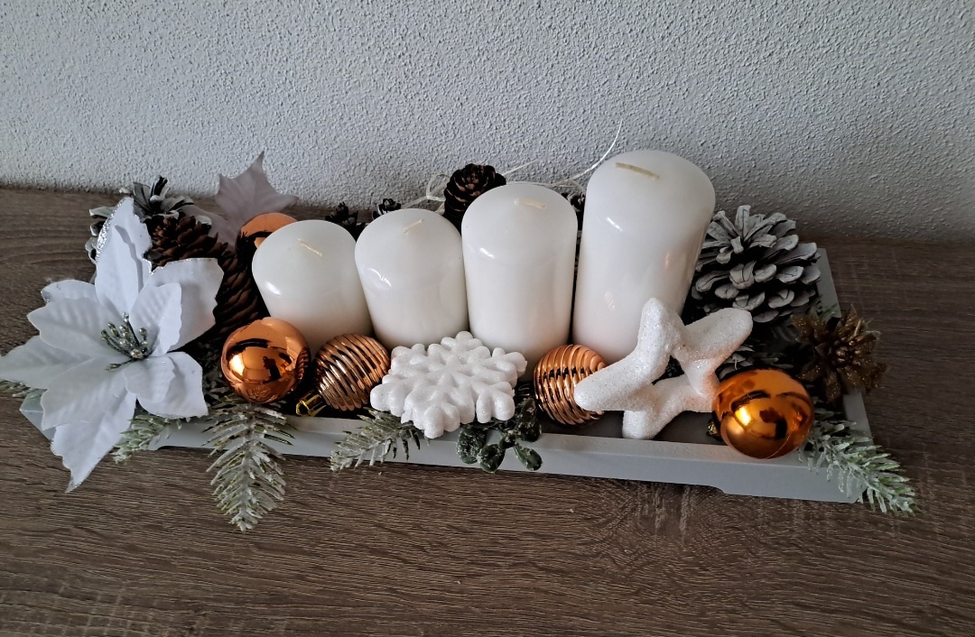 Adventná dekorácia na stôl