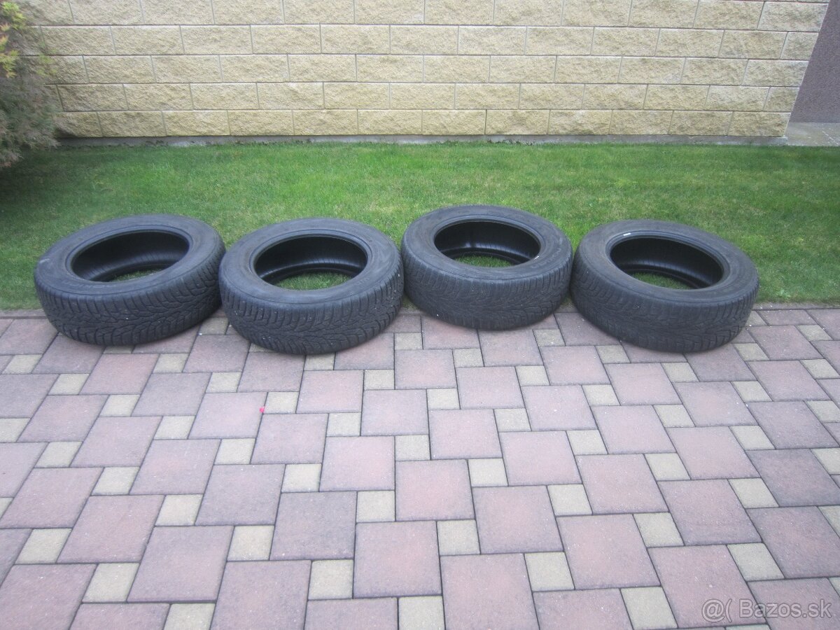 215/60R16 99H zimne pneu Nokian WRd4, DOT2320, dezen 4x5mm