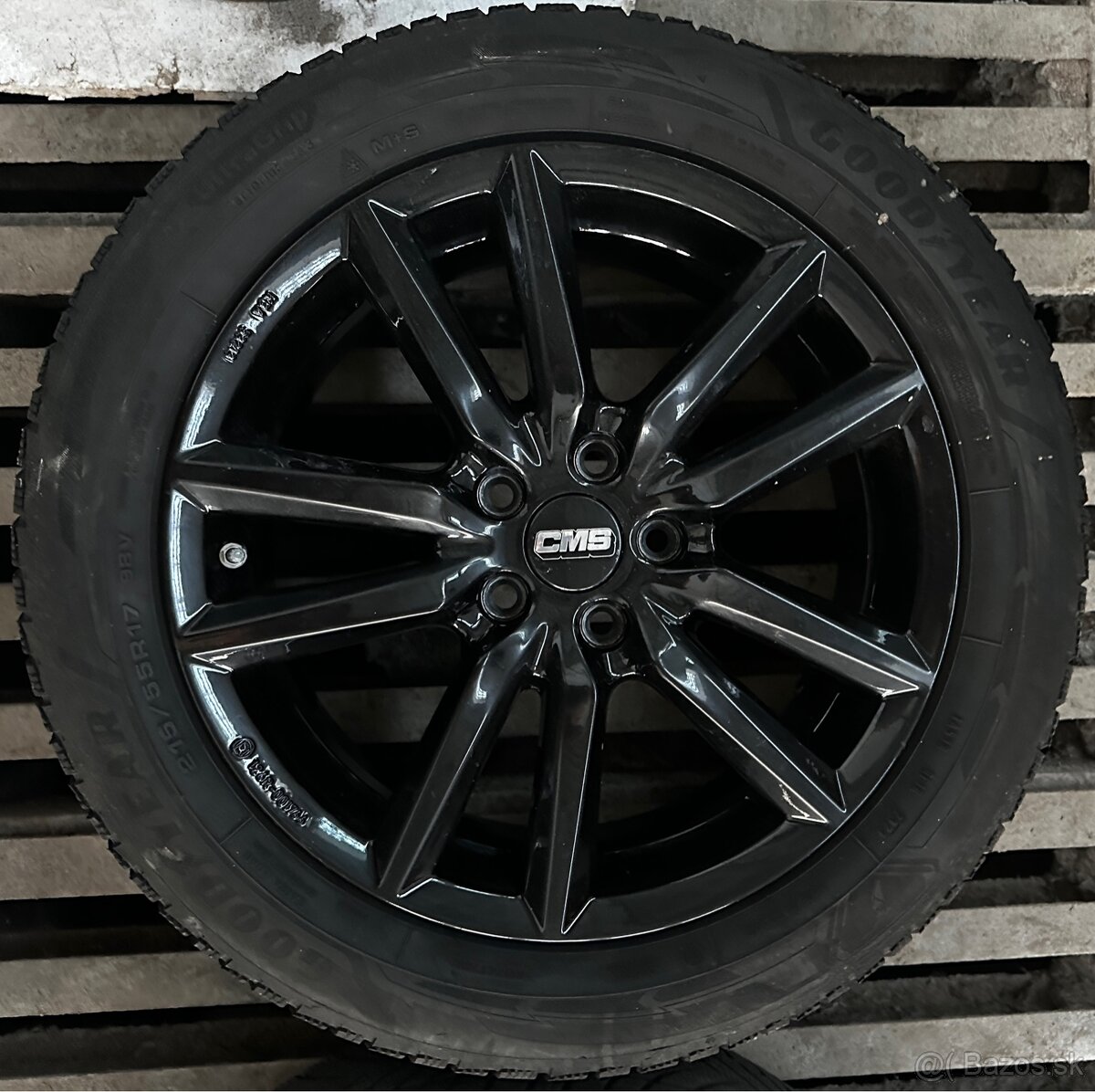 5x108 R17 7J ET50 CMS C27 piano Black + 215/55 R17 GoodYear
