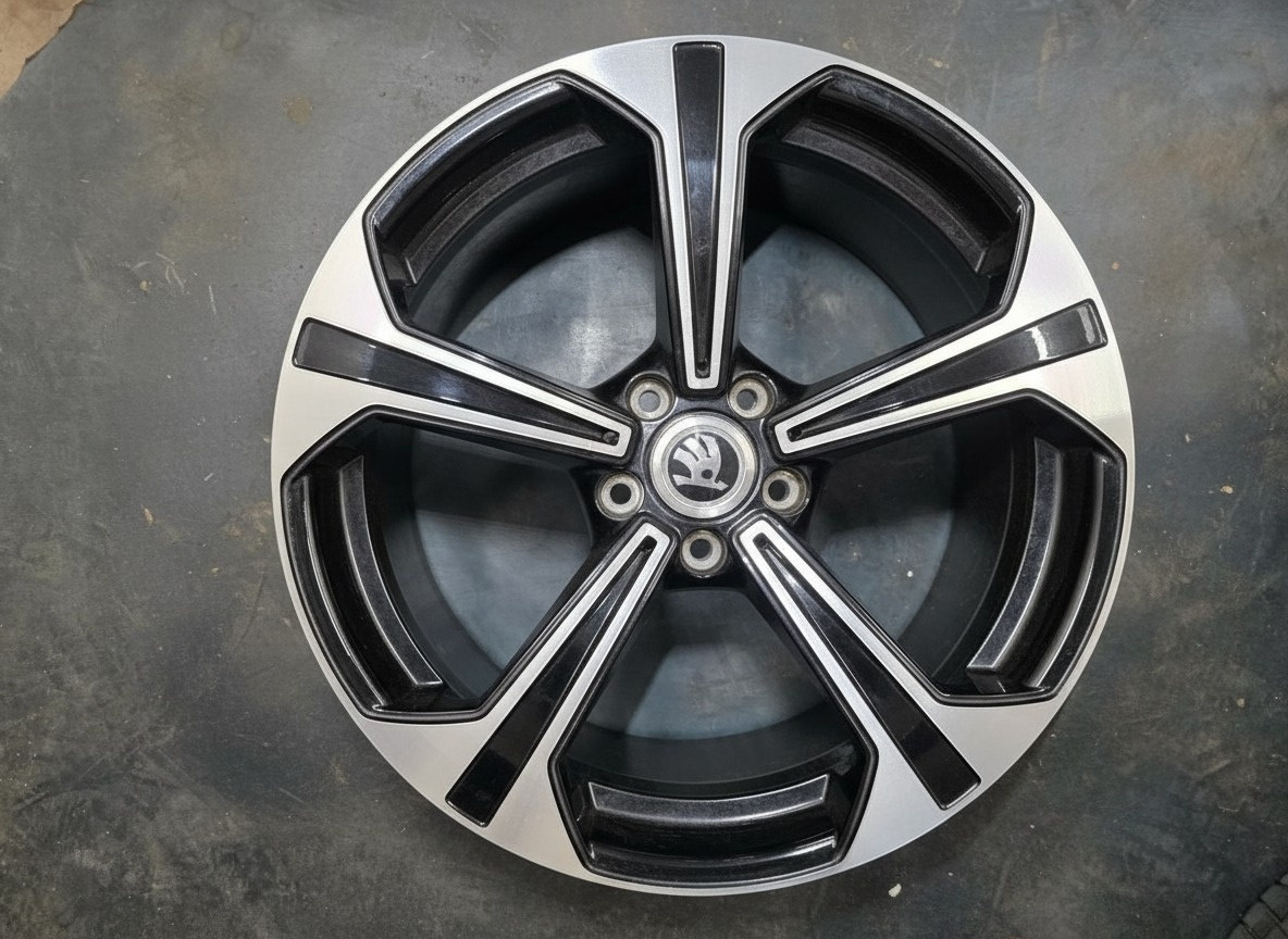 r19 4ks nové SKODA Superb, Enyaq 8,5J ET35,5 4ks