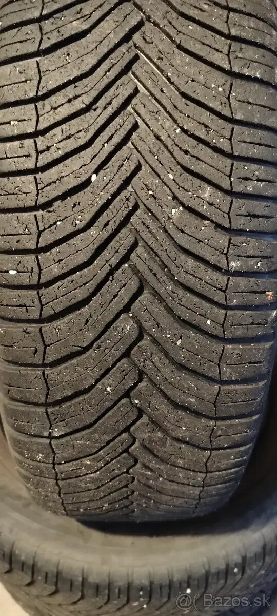 Celoročná pneumatika 4ks 205/60 R16 96H Michelin
