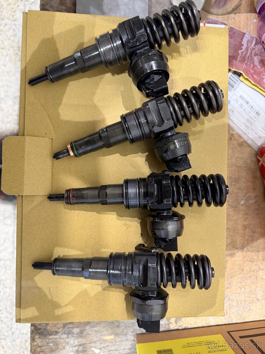 Vstrekovacie Trysky 038130073BN