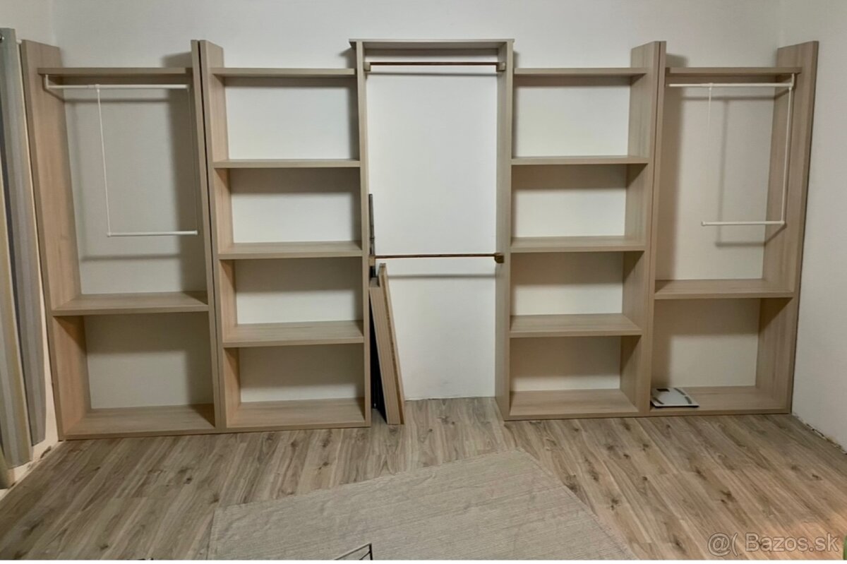 Šatníková skriňa 2,5x5m