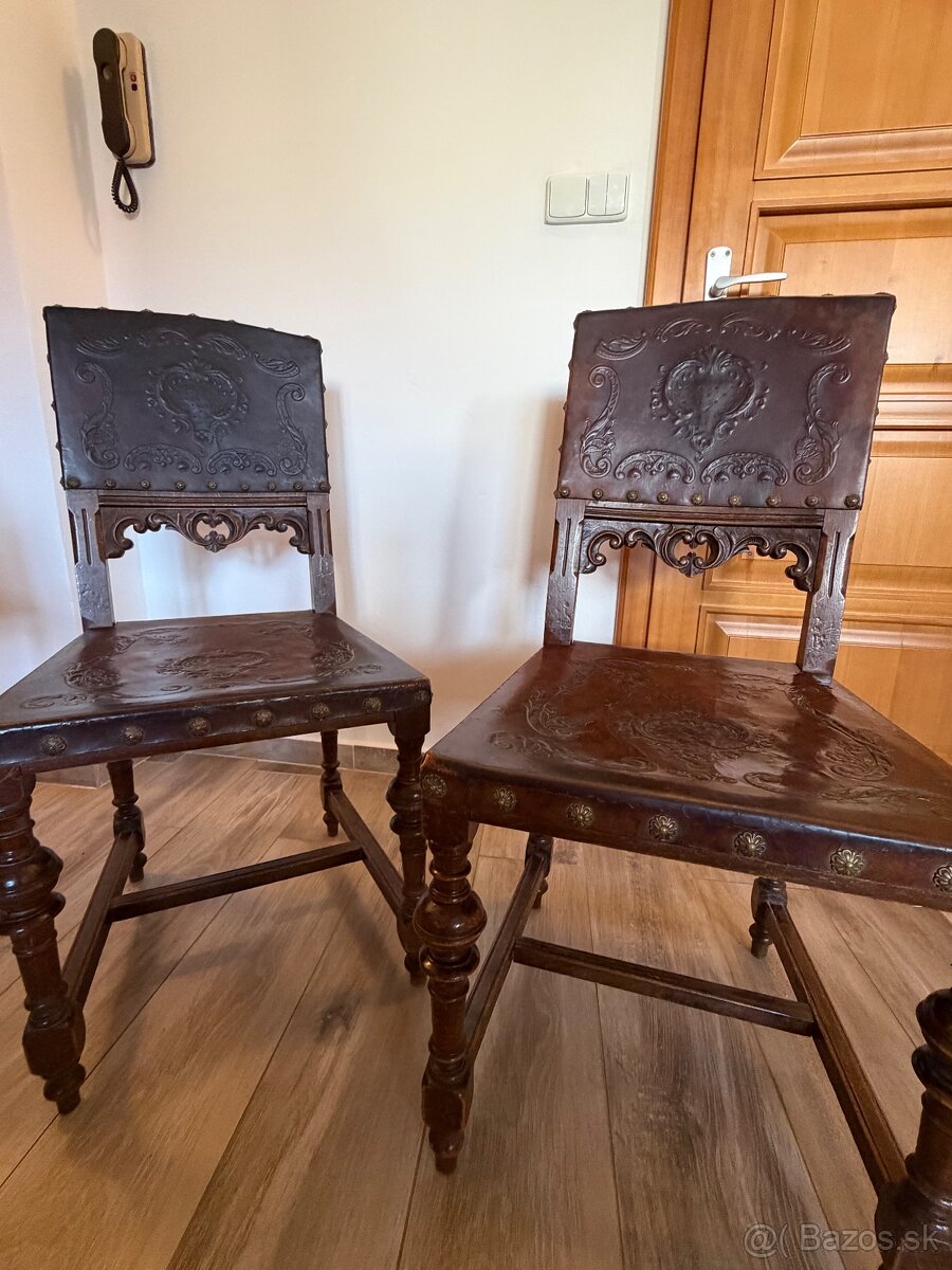 Historicke stolicky masivne