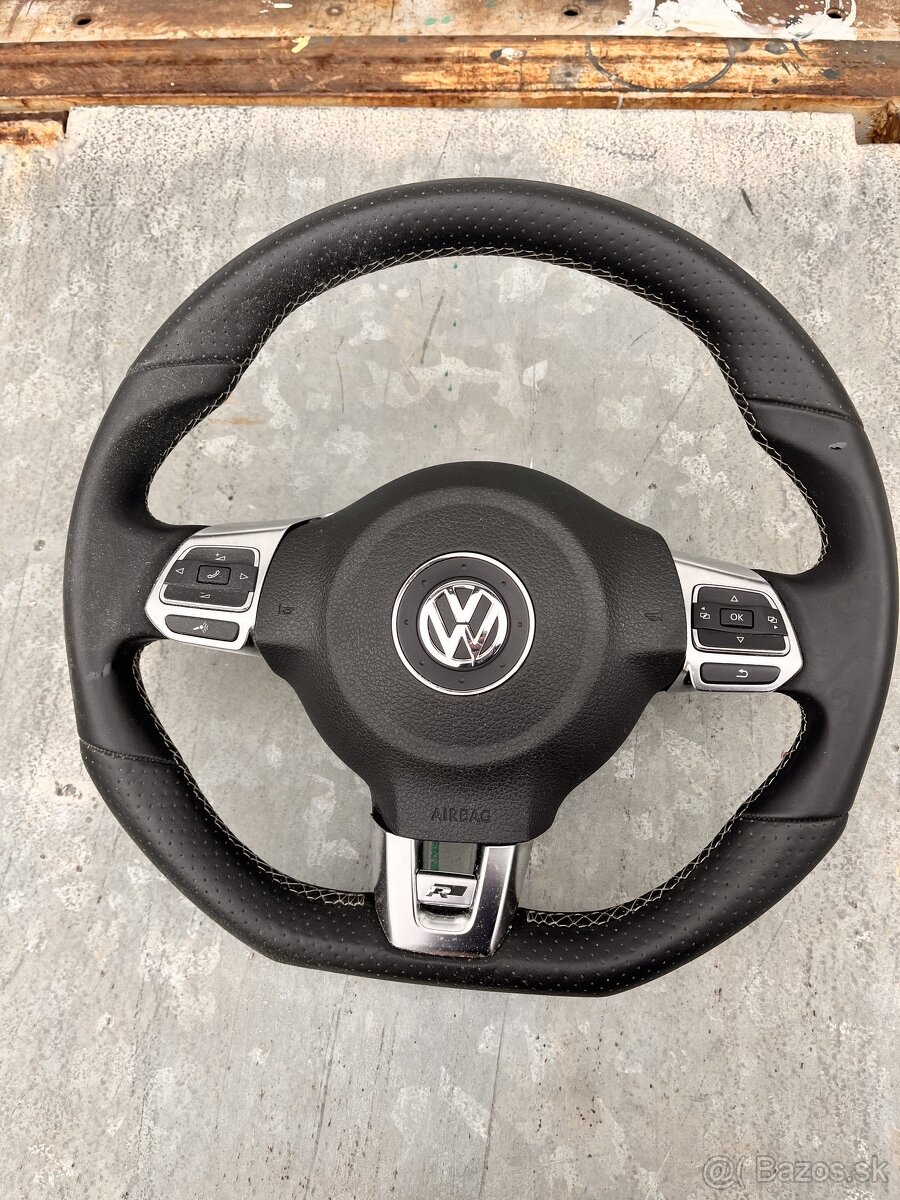 VW Golf 5,6, predam volant “R”